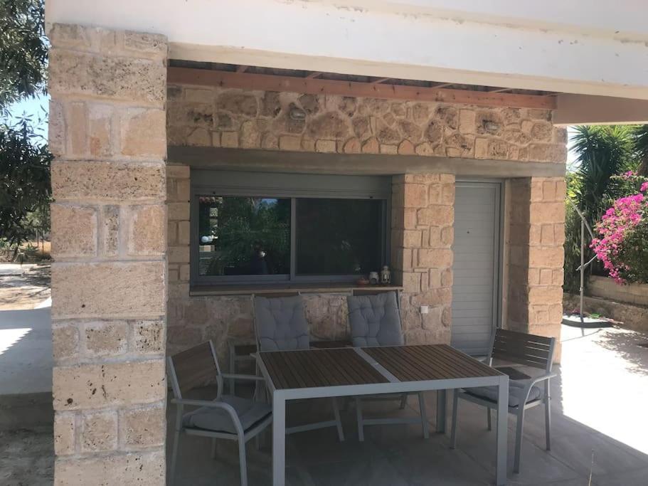 Πέτρινη κατοικία στην Αίγινα - Stone House in Aigina Khloi Εξωτερικό φωτογραφία